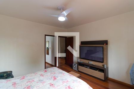 Casa à venda com 432m², 4 quartos e 4 vagas Casa à venda com 432m², 4 quartos e 4 vagasSuíte 02