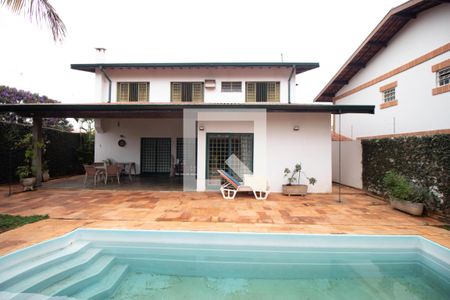 Casa à venda com 432m², 4 quartos e 4 vagas Casa à venda com 432m², 4 quartos e 4 vagasPiscina