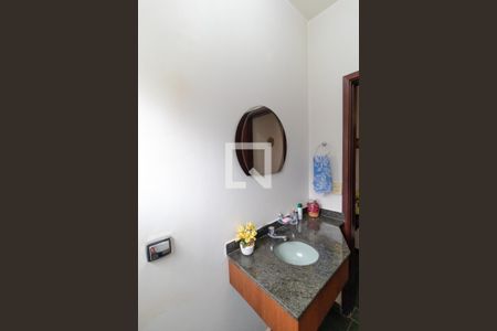 Casa à venda com 432m², 4 quartos e 4 vagas Casa à venda com 432m², 4 quartos e 4 vagasLavabo