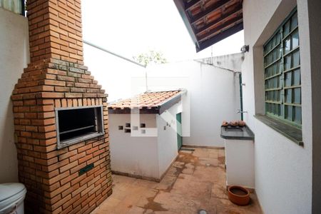 Casa à venda com 432m², 4 quartos e 4 vagas Casa à venda com 432m², 4 quartos e 4 vagasChurrasqueira