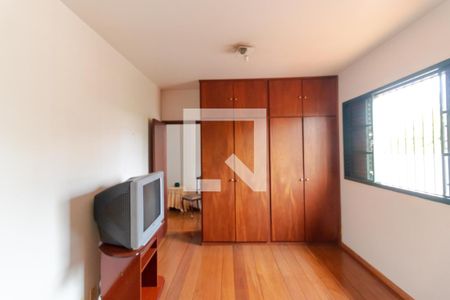 Casa à venda com 432m², 4 quartos e 4 vagas Casa à venda com 432m², 4 quartos e 4 vagasSuíte 01