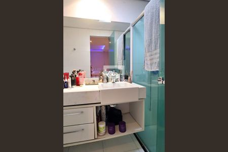 Apartamento à venda com 119m², 2 quartos e 2 vagasBanheiro da Suíte