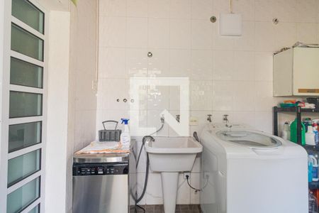 Casa à venda com 190m², 4 quartos e 3 vagas Casa à venda com 190m², 4 quartos e 3 vagasÁrea de Serviço