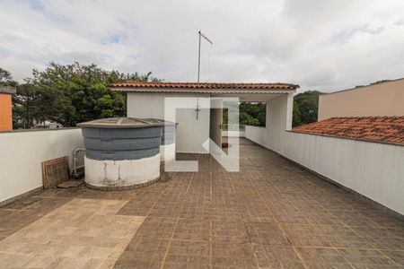 Casa à venda com 190m², 4 quartos e 3 vagas Casa à venda com 190m², 4 quartos e 3 vagasTerraço