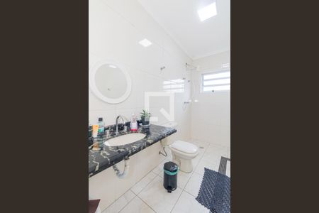 Casa à venda com 190m², 4 quartos e 3 vagas Casa à venda com 190m², 4 quartos e 3 vagasBanheiro