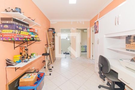 Casa à venda com 190m², 4 quartos e 3 vagas Casa à venda com 190m², 4 quartos e 3 vagasHall dos Quartos