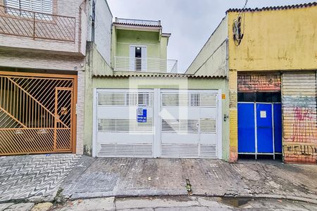 Casa à venda com 190m², 4 quartos e 3 vagas Casa à venda com 190m², 4 quartos e 3 vagasFachada com Plaquinha