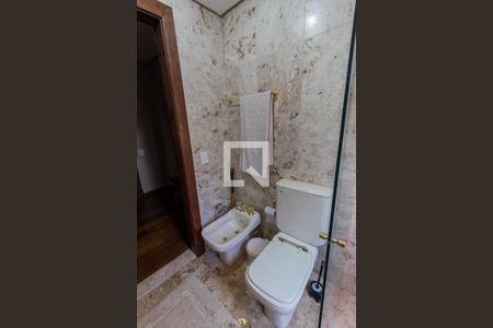 Apartamento à venda com 383m², 3 quartos e 4 vagasBanheiro da Suíte 2