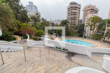 Apartamento à venda com 383m², 3 quartos e 4 vagasÁrea comum - Piscina