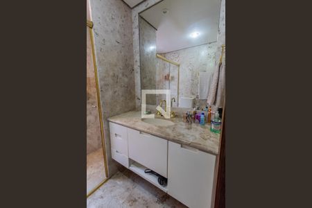 Apartamento à venda com 383m², 3 quartos e 4 vagasBanheiro da Suíte 2