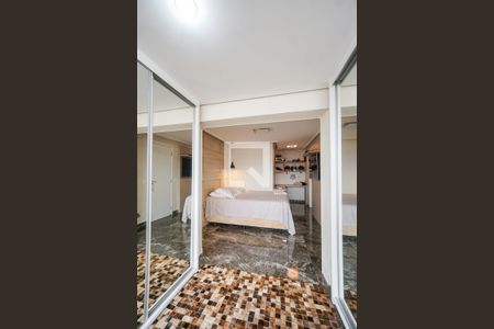 Apartamento à venda com 250m², 4 quartos e 4 vagasCloset da suíte 04