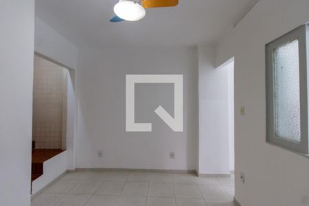Sala de casa de condomínio à venda com 2 quartos, 85m² em Botafogo, Rio de Janeiro