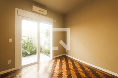 Quarto 2 de apartamento para alugar com 2 quartos, 86m² em Rio Branco, Porto Alegre