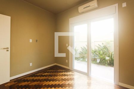 Quarto 2 de apartamento para alugar com 2 quartos, 86m² em Rio Branco, Porto Alegre