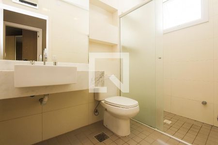 Banheiro social de apartamento para alugar com 2 quartos, 86m² em Rio Branco, Porto Alegre