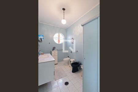 Casa à venda com 300m², 3 quartos e 3 vagasBanheiro da Suíte