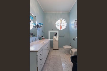 Casa à venda com 300m², 3 quartos e 3 vagasBanheiro da Suíte