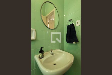 Casa à venda com 300m², 3 quartos e 3 vagasBanheiro de Serviço