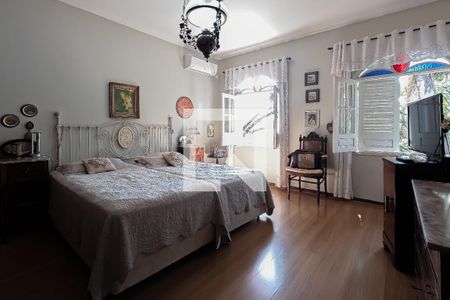 Casa à venda com 300m², 3 quartos e 3 vagasSuíte