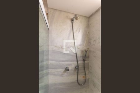 Apartamento à venda com 129m², 3 quartos e 3 vagasBanheiro da Suíte 2