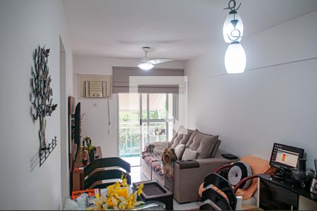 sala de apartamento para alugar com 2 quartos, 58m² em Pechincha, Rio de Janeiro