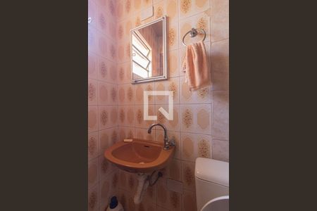 Casa para alugar com 120m², 3 quartos e 3 vagasBanheiro de Serviço