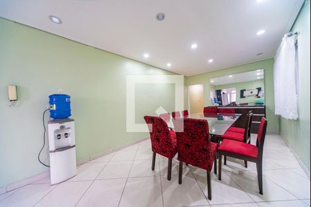 Casa à venda com 302m², 4 quartos e 2 vagas Casa à venda com 302m², 4 quartos e 2 vagasSala de Jantar