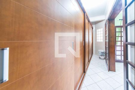 Casa à venda com 302m², 4 quartos e 2 vagas Casa à venda com 302m², 4 quartos e 2 vagasCloset do Quarto 1