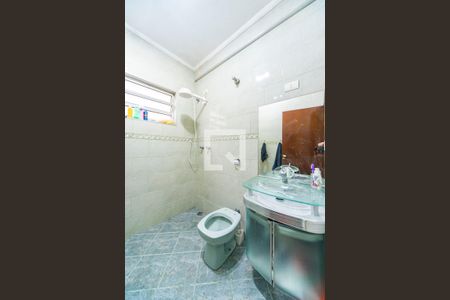 Casa à venda com 302m², 4 quartos e 2 vagas Casa à venda com 302m², 4 quartos e 2 vagasBanheiro Social