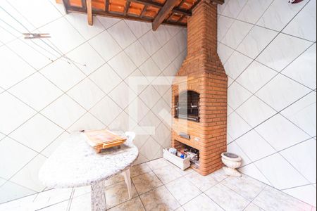 Casa à venda com 302m², 4 quartos e 2 vagas Casa à venda com 302m², 4 quartos e 2 vagasChurrasqueira