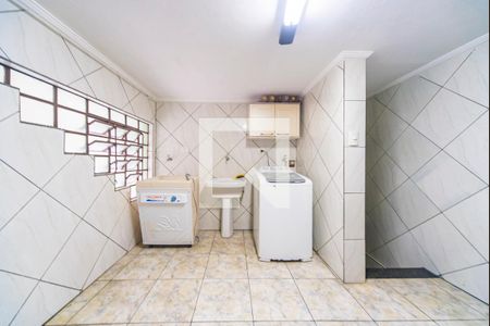 Casa à venda com 302m², 4 quartos e 2 vagas Casa à venda com 302m², 4 quartos e 2 vagasÁrea de Serviço