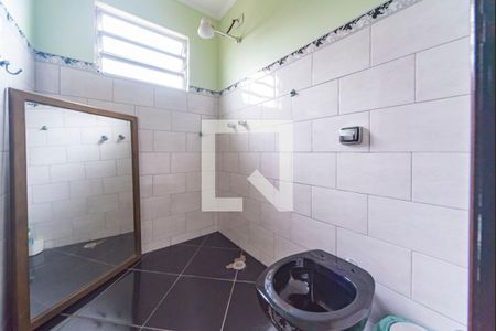 Casa à venda com 302m², 4 quartos e 2 vagas Casa à venda com 302m², 4 quartos e 2 vagasBanheiro da Cozinha