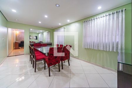 Casa à venda com 302m², 4 quartos e 2 vagas Casa à venda com 302m², 4 quartos e 2 vagasSala de Jantar