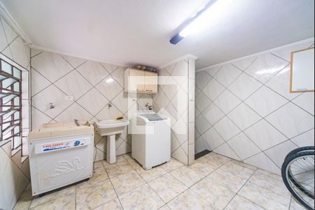 Casa à venda com 302m², 4 quartos e 2 vagas Casa à venda com 302m², 4 quartos e 2 vagasÁrea de Serviço