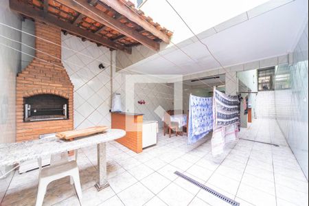 Casa à venda com 302m², 4 quartos e 2 vagas Casa à venda com 302m², 4 quartos e 2 vagasChurrasqueira e Salão