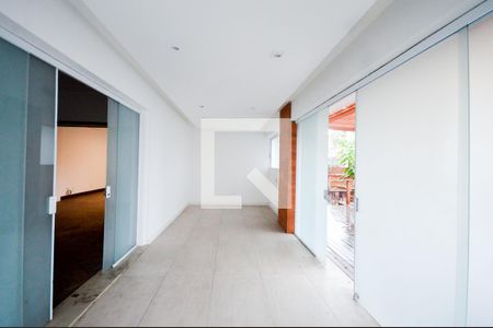Sala 3 de casa para alugar com 4 quartos, 400m² em Pacaembu, São Paulo