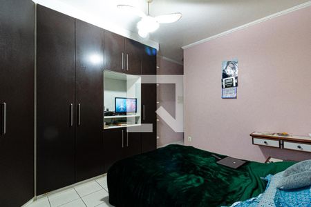 Casa à venda com 137m², 3 quartos e 4 vagasSuite