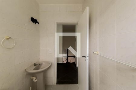 Casa de condomínio para alugar com 46m², 2 quartos e 1 vaga Casa de condomínio para alugar com 46m², 2 quartos e 1 vagaBanheiro Social