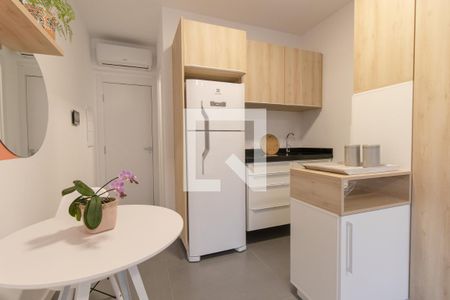 Cozinha de kitnet/studio para alugar com 1 quarto, 20m² em Bigorrilho, Curitiba