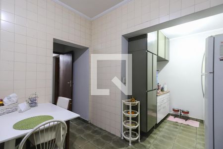 Casa à venda com 250m², 5 quartos e 4 vagas Casa à venda com 250m², 5 quartos e 4 vagasCozinha