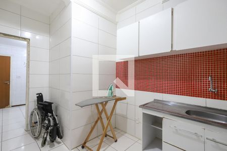 Casa à venda com 250m², 5 quartos e 4 vagas Casa à venda com 250m², 5 quartos e 4 vagasCozinha 2