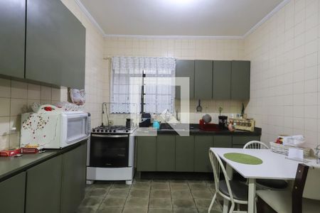 Casa à venda com 250m², 5 quartos e 4 vagas Casa à venda com 250m², 5 quartos e 4 vagasCozinha