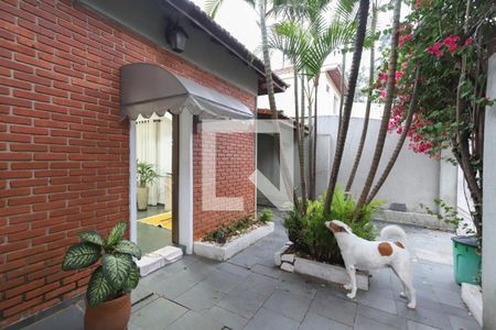 Casa à venda com 250m², 5 quartos e 4 vagas Casa à venda com 250m², 5 quartos e 4 vagasJardim
