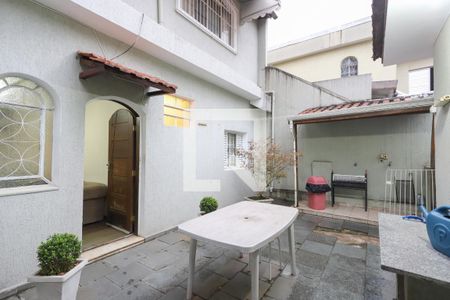 Casa à venda com 250m², 5 quartos e 4 vagas Casa à venda com 250m², 5 quartos e 4 vagasQuintal