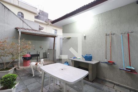 Casa à venda com 250m², 5 quartos e 4 vagas Casa à venda com 250m², 5 quartos e 4 vagasQuintal