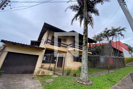 Casa para alugar com 250m², 4 quartos e 4 vagasFachada