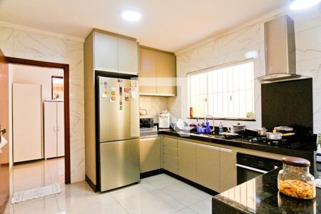 Casa à venda com 150m², 3 quartos e 2 vagas Casa à venda com 150m², 3 quartos e 2 vagasCozinha