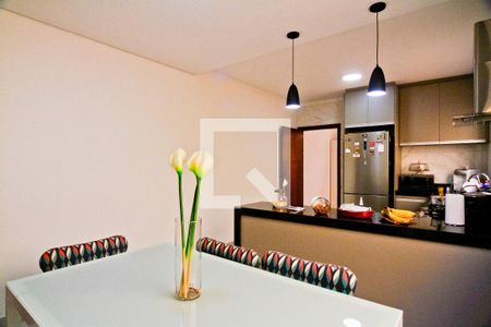 Casa à venda com 150m², 3 quartos e 2 vagas Casa à venda com 150m², 3 quartos e 2 vagasCozinha