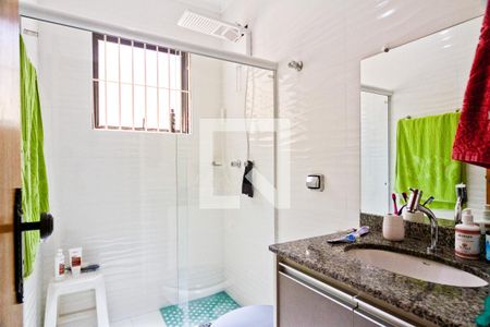 Casa à venda com 150m², 3 quartos e 2 vagas Casa à venda com 150m², 3 quartos e 2 vagasBanheiro