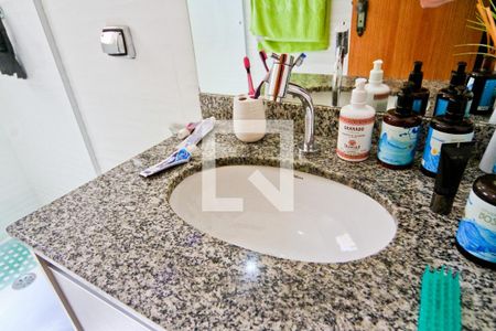 Casa à venda com 150m², 3 quartos e 2 vagas Casa à venda com 150m², 3 quartos e 2 vagasBanheiro